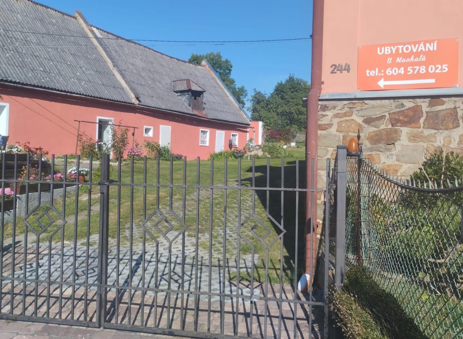 Ubytovani U Machalu Villa Leskovec Nad Moravici Eksteriør bilde